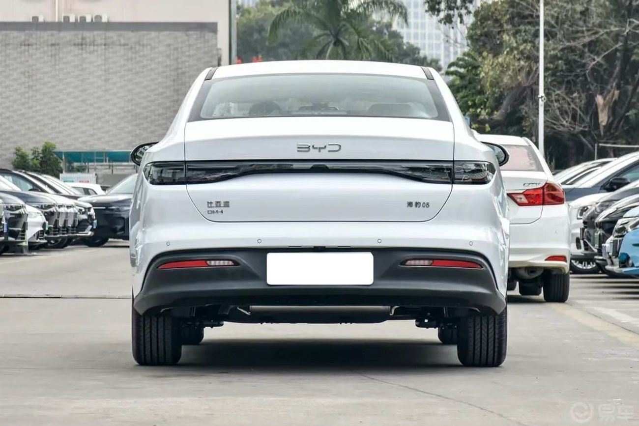 BYD Seal 05 DM-i 2025 BYD SEAL 05 DM-i HYBRID 55 KM