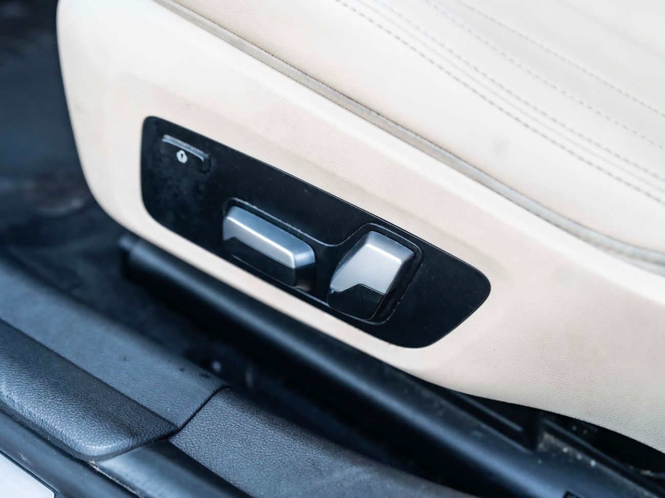 BMW 320i Executive 2.0L