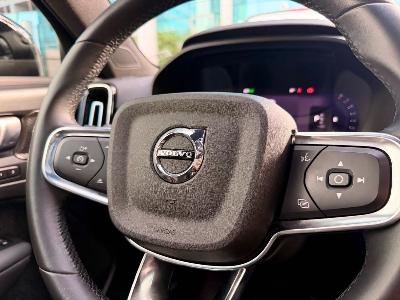 Volvo XC40 R DESIGN