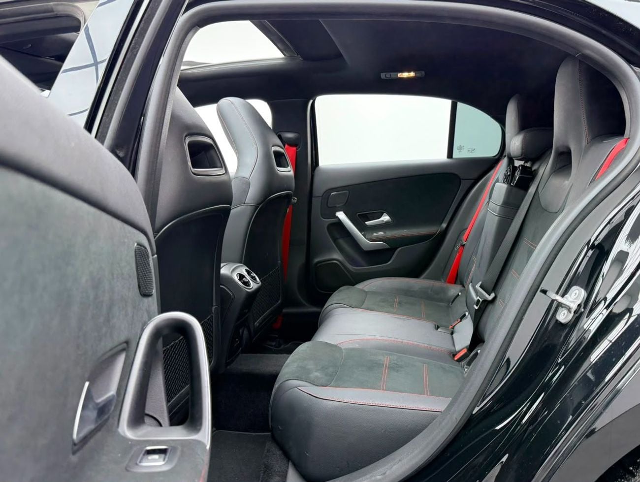 Mercedes Benz A35 AMG 4MATIC PREMIUM 2023 Mercedes Benz A35 AMG 4Matic, 2028 MB Warranty + Service Pack, Full MB Service History, GCC