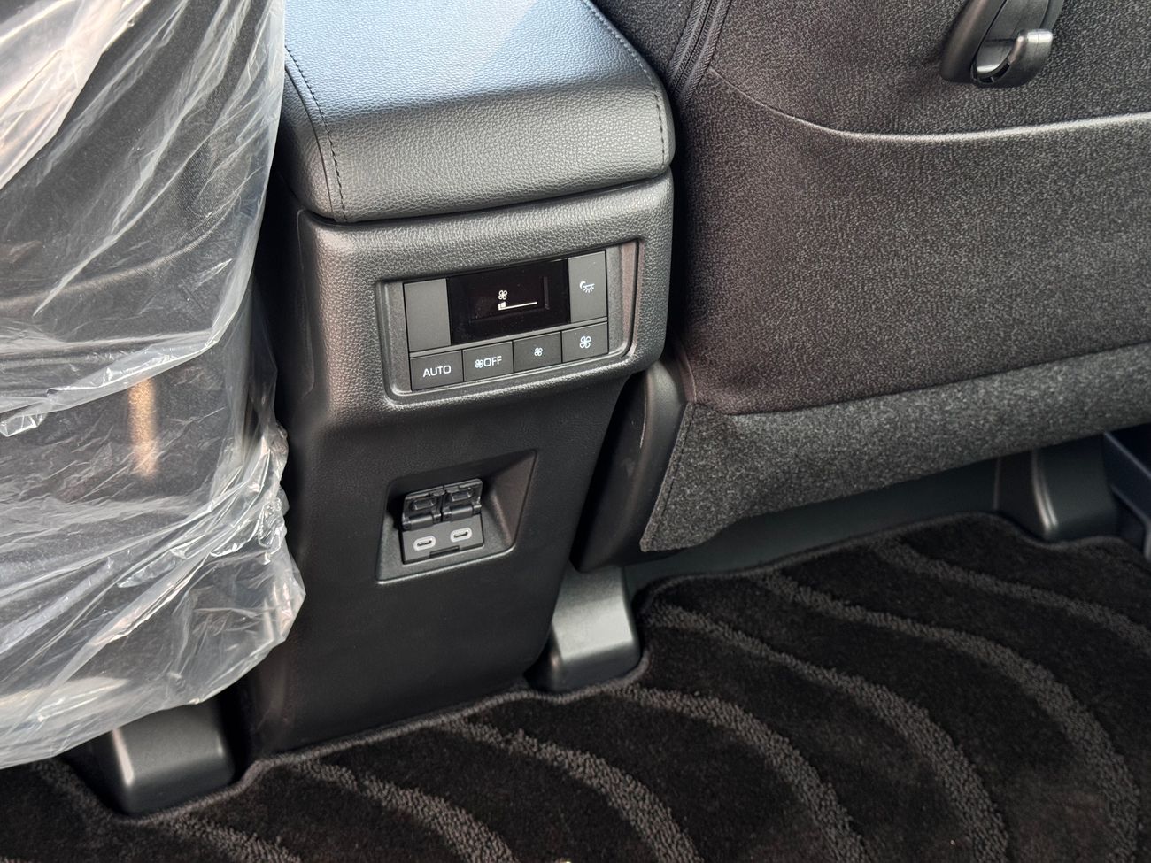 تويوتا إينوفا Hybrid 2.0L GCC 2024 Brand New 0Km