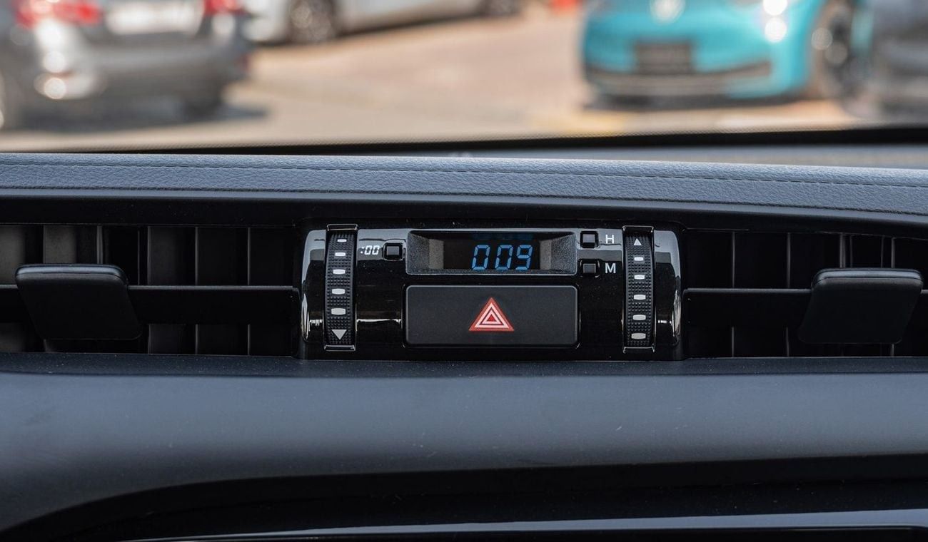 Toyota Hilux TOYOTA HILUX DC 2.4D MT 4X4 P.WINDOW MY2024– SILVER