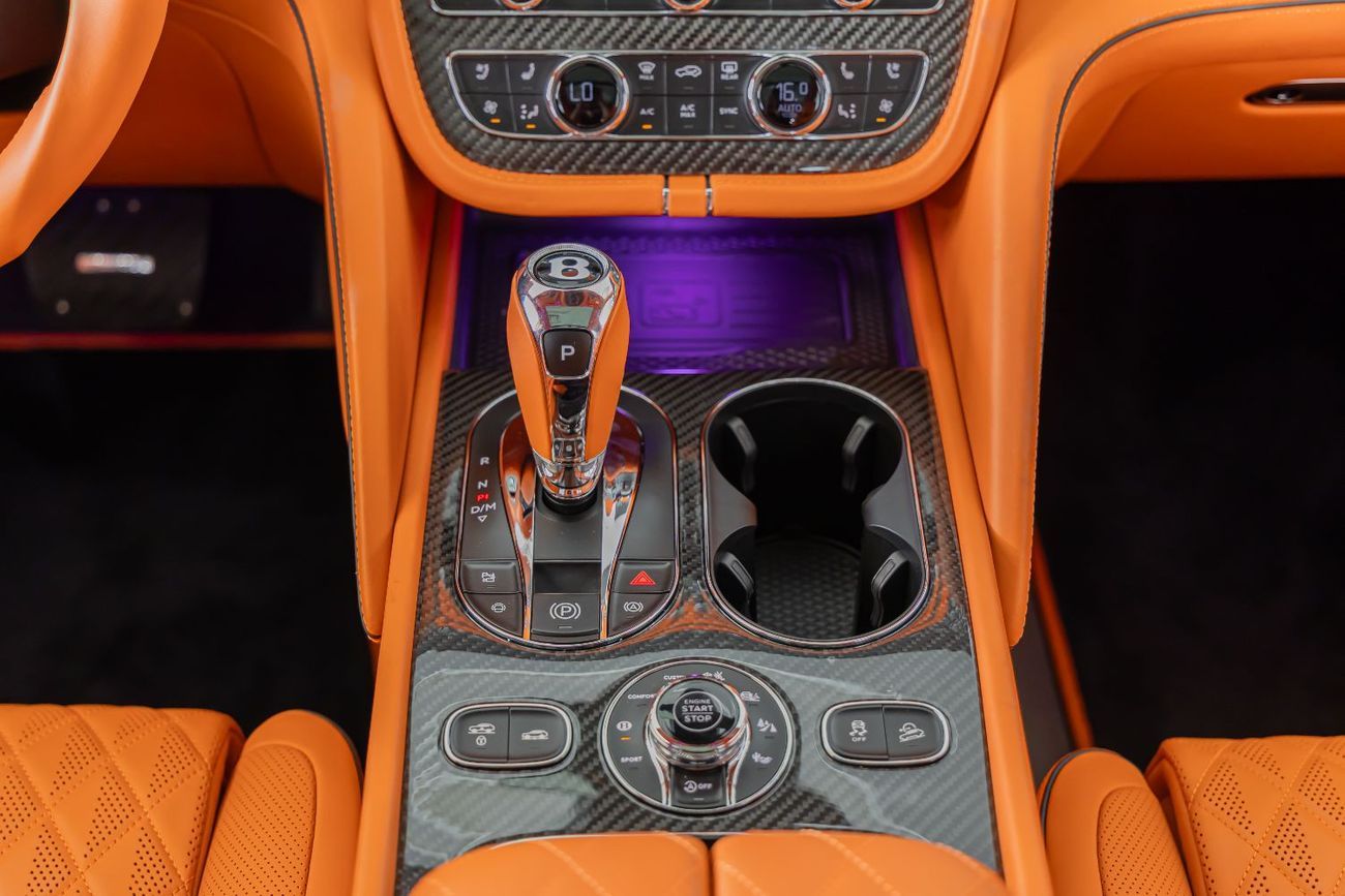 Bentley Bentayga ORIGINAL MANSORY  Bentayga - Crystal-Cut Headlights, Carbonado Evo Bespoke Carbon Exterior - 2025