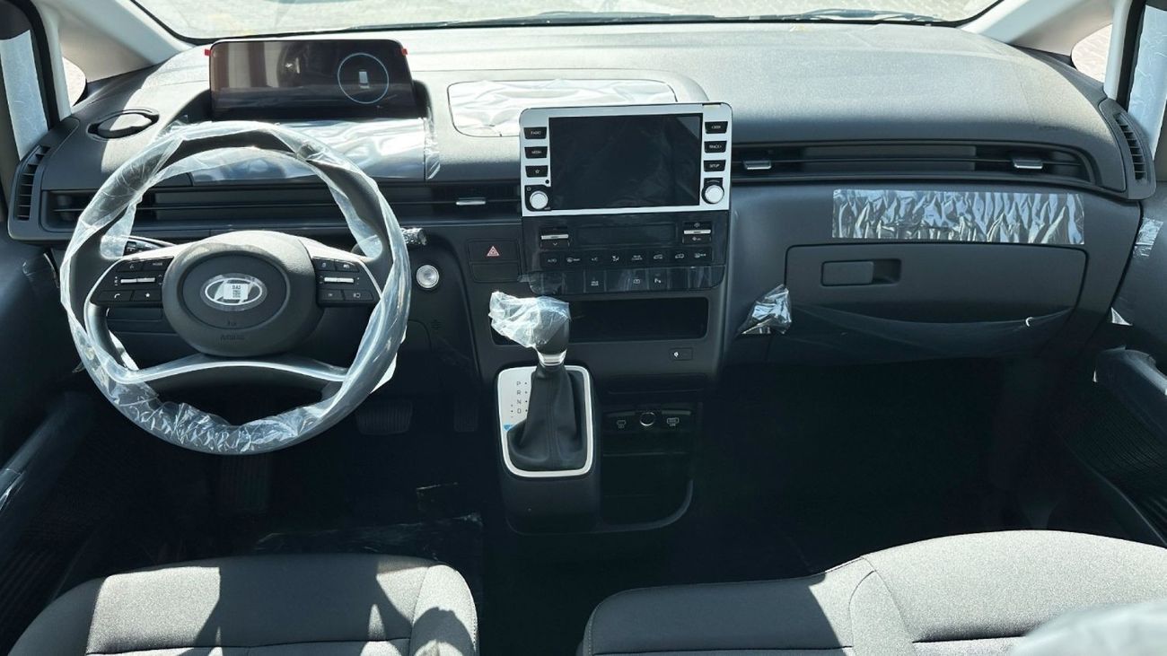 Hyundai Staria Hyundai STARIA 3.5L 11 STR Premier AT