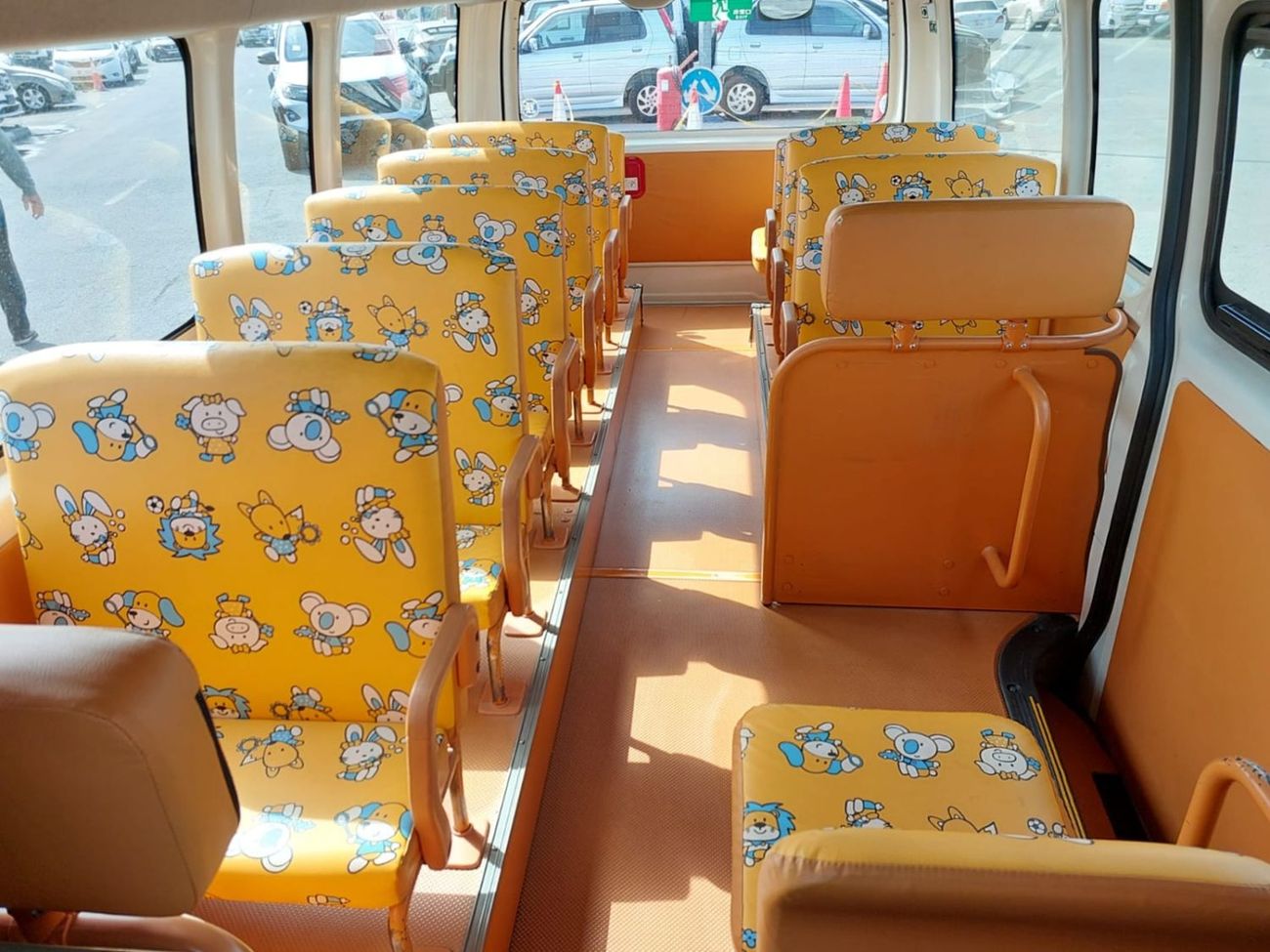 تويوتا هاياس TOYOTA HIACE VAN RHD 2015 MODEL 2.7 L PETROL AUTOMATIC(PM61832)