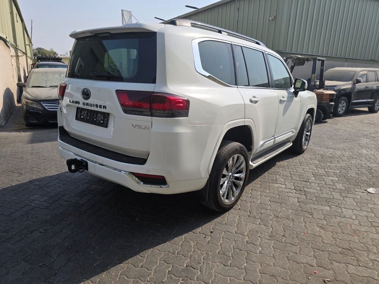 Toyota Land Cruiser VXR — фото 5