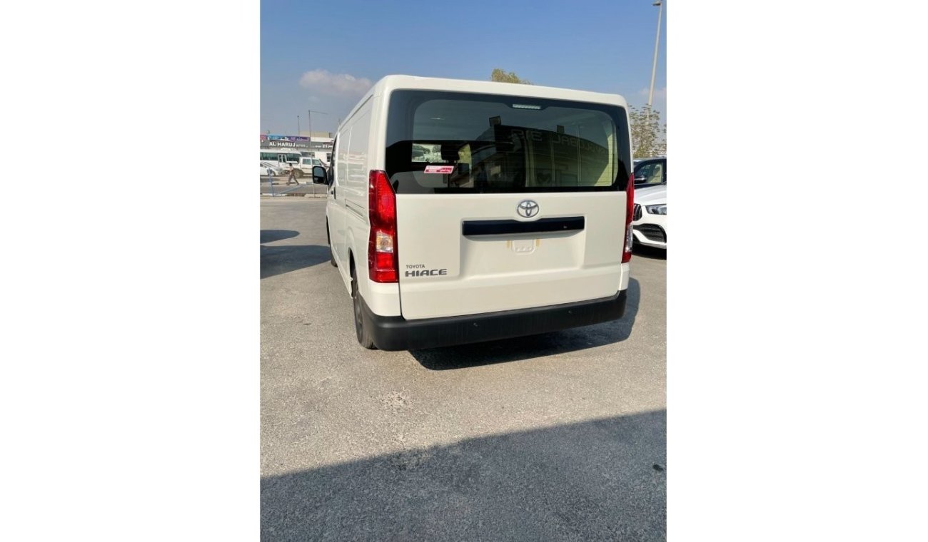 تويوتا هاياس 3.5L Petrol M/T Delivery (Cargo) Van