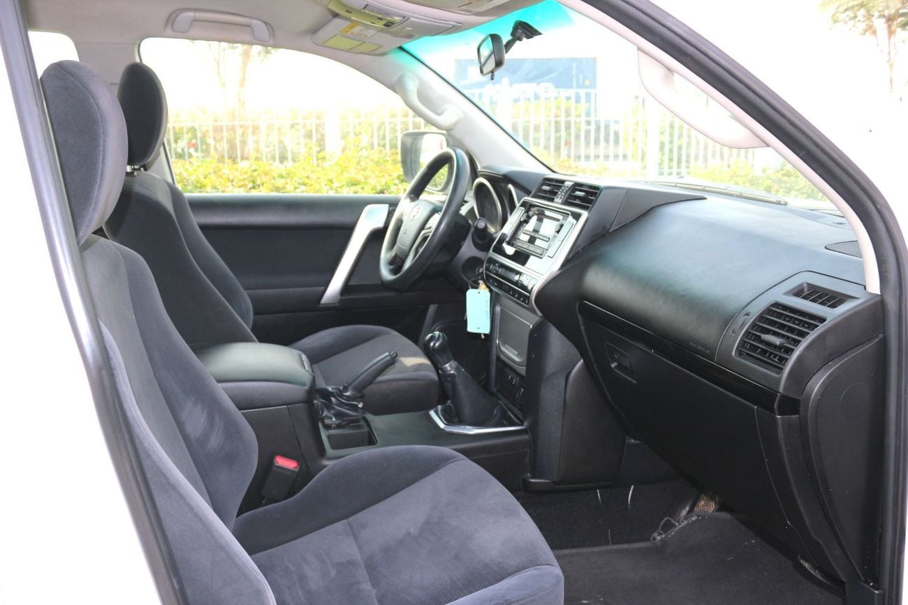 Toyota Prado TOYOTA PRADO 2018 DIESEL MANUAL GEAR 7 SEATS