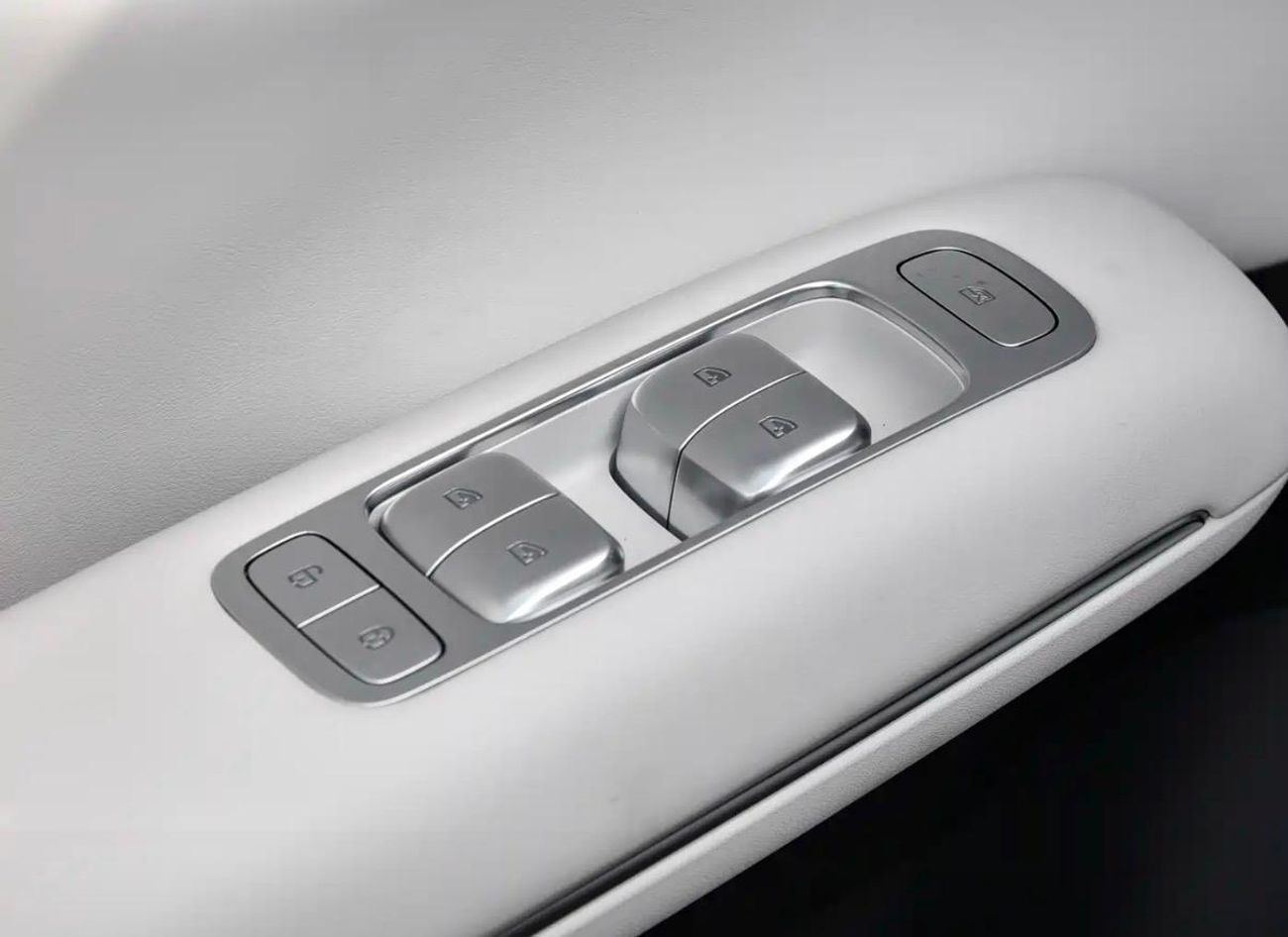 Changan Nevo Q05 CHANGAN NEVO Q05 405KM AIR – BRAND NEW – CHINESE SPEC ELECTRIC SUV  (FOB CHINA) Experience the futur
