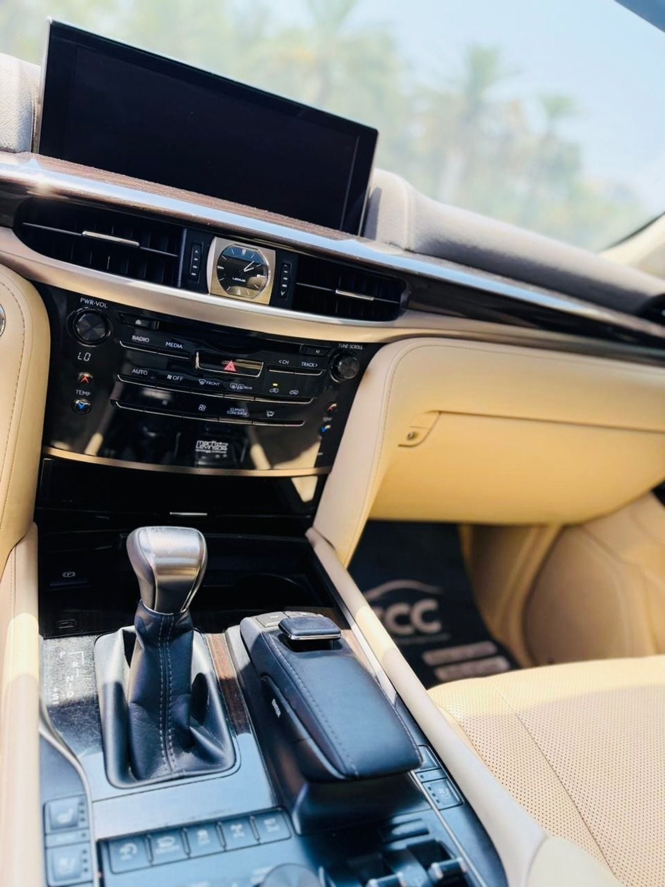 Lexus LX570 Lexus LX 570 Years 2018 platinum v8 full loaded petrol