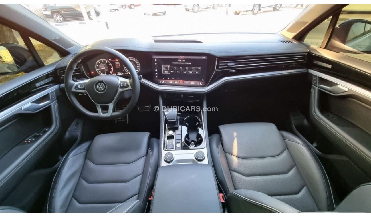 فولكس واجن طوارق R-Line 2019 | Agency Warranty/Service | GCC