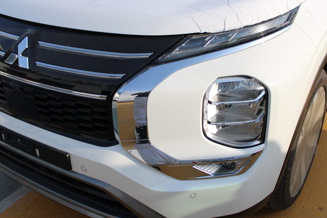 ميتسوبيشي آوتلاندر Mitsubishi Outlander 7-Seater H-Line 2.5L 4WD | Brand New | Export Only |