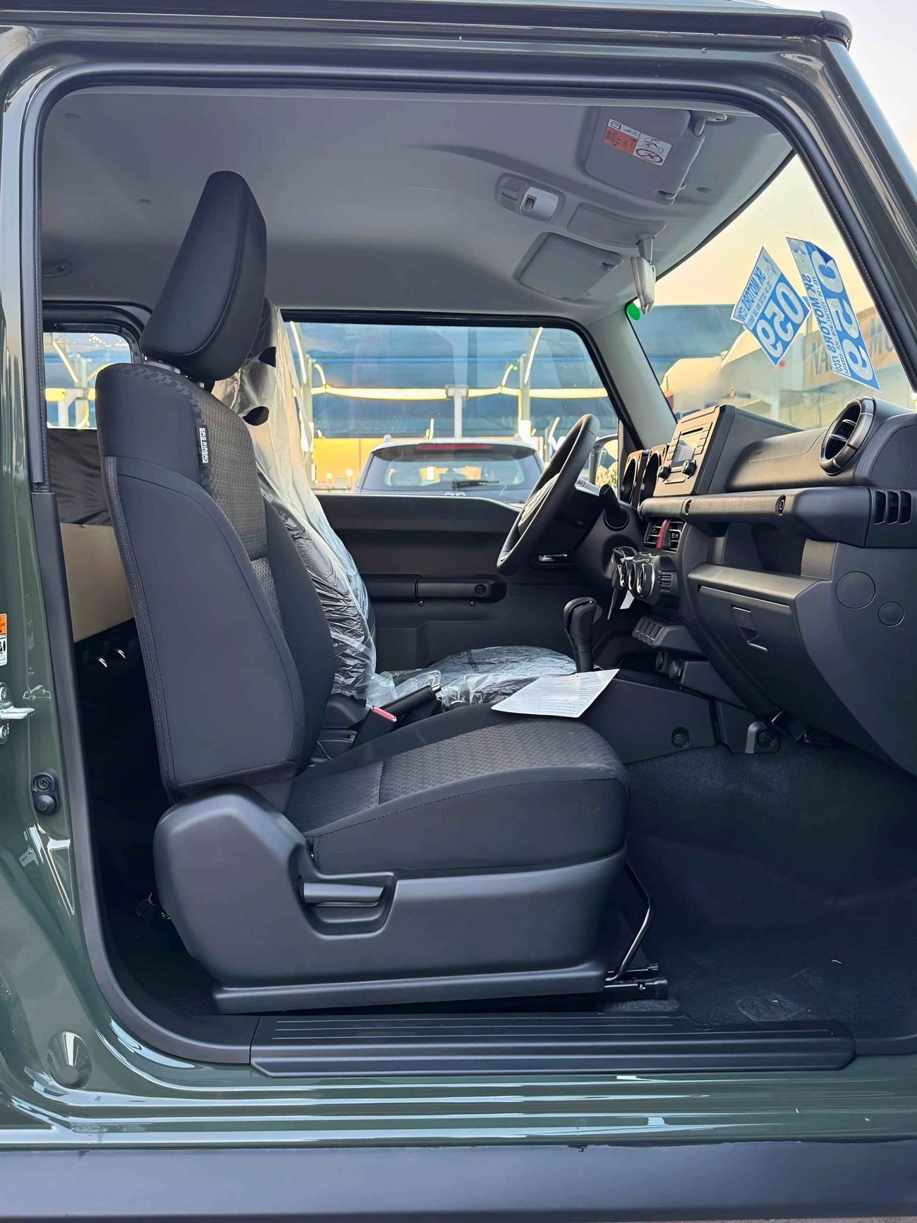 Suzuki Jimny GLX / A/T / 1.5L V4 PETROL / 3 DOOR / ALL GRIP OFF ROAD / 4WD (CODE # GLX)