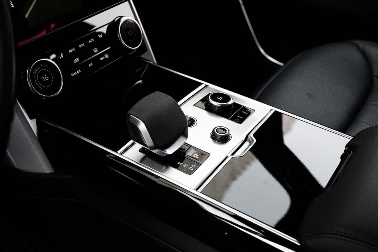 لاند روفر رينج روفر SE P530 | 11,750 P.M  | 0% Downpayment | Perfect Condition!