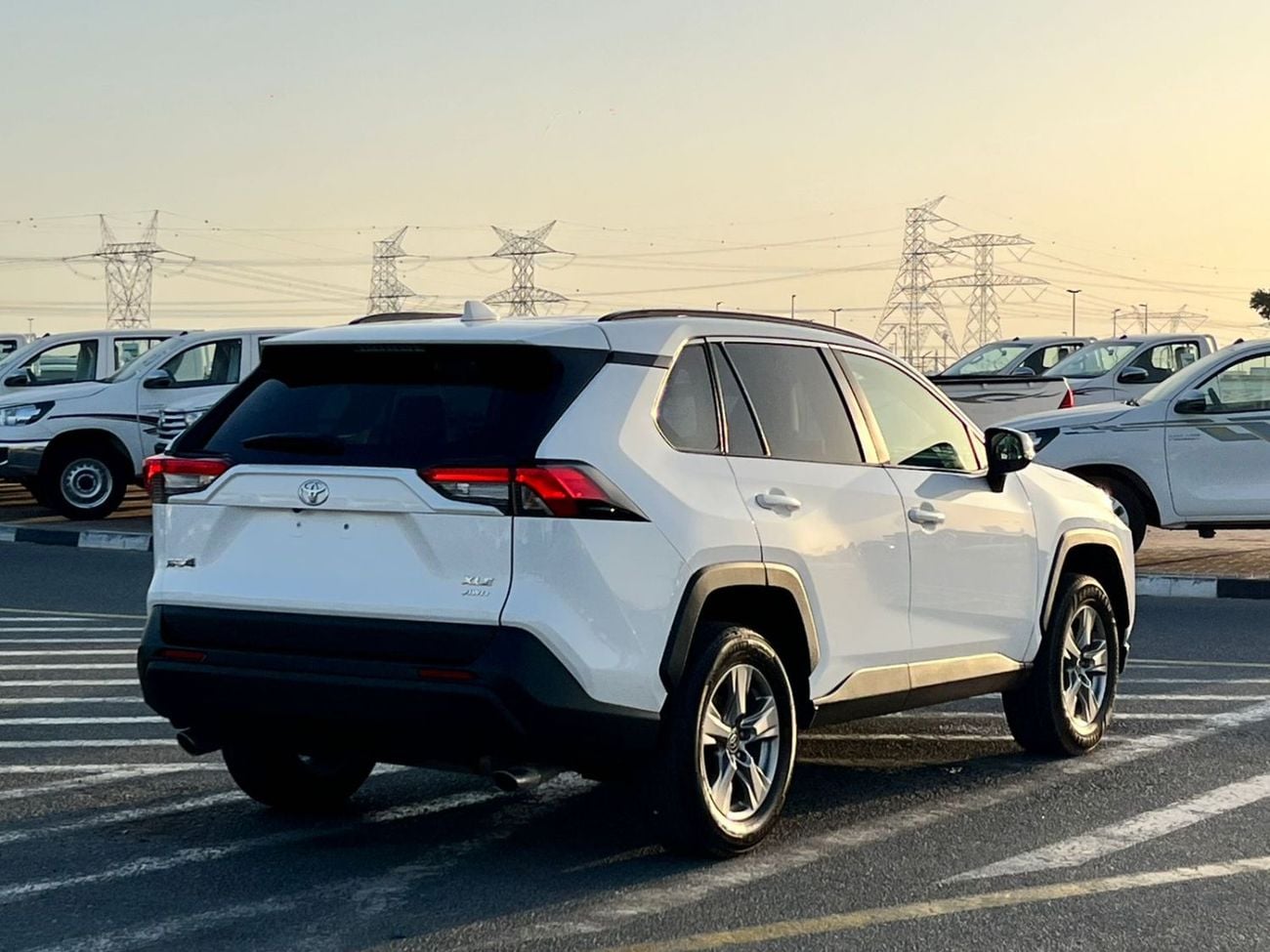 Toyota RAV4 2025 Toyota Rav4 XLE Full Option 2.5L V4 - Rear Camera  - Leather Seat - AWD 4x4 - Push Start