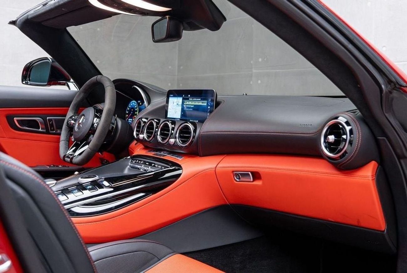 مرسيدس بنز AMG GT C Roadster | 2020 | GCC Specs | Full Options | Warranty | Low Mileage