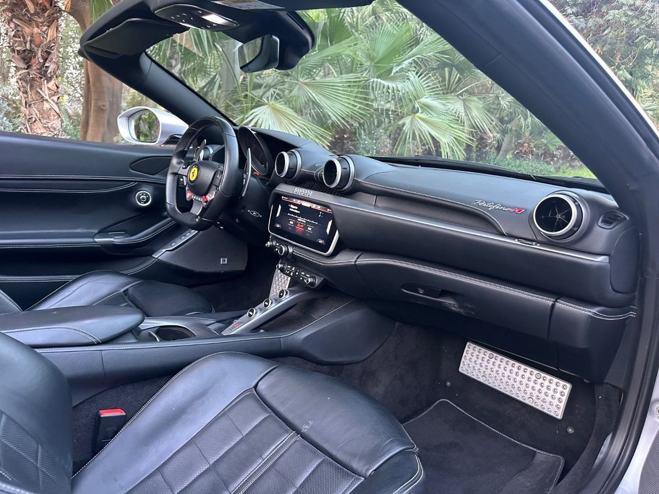 Ferrari Portofino 2022 Ferrari Portofino M | European Specs | 3.9L V8 Twin-Turbo | 612 HP | Hard Top | 18,000 KM | Per