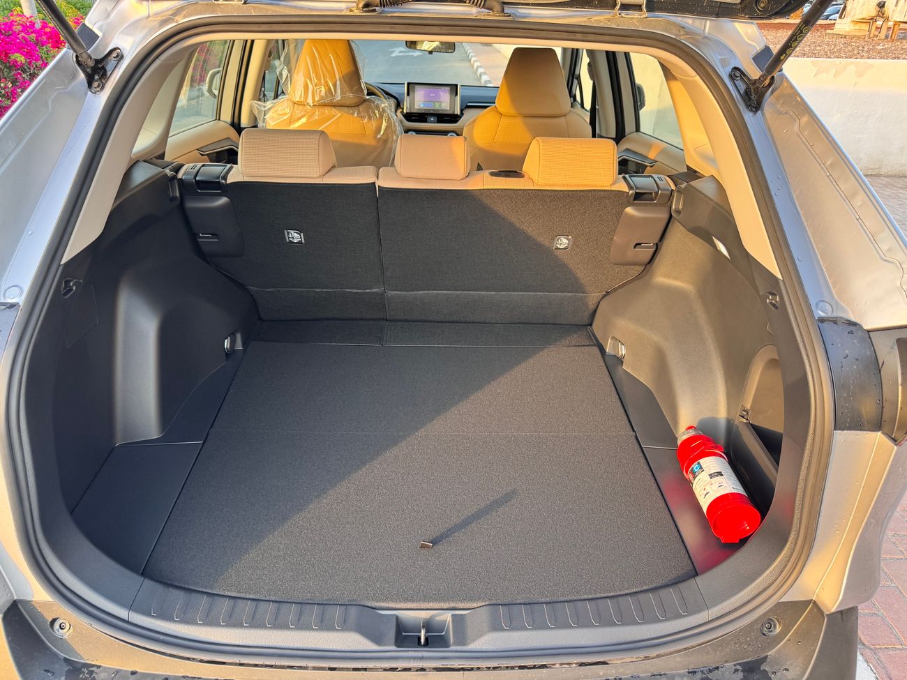 Toyota RAV4 2024 HYBRID AWD 2.5L CUV BRAND NEW GCC 0KM