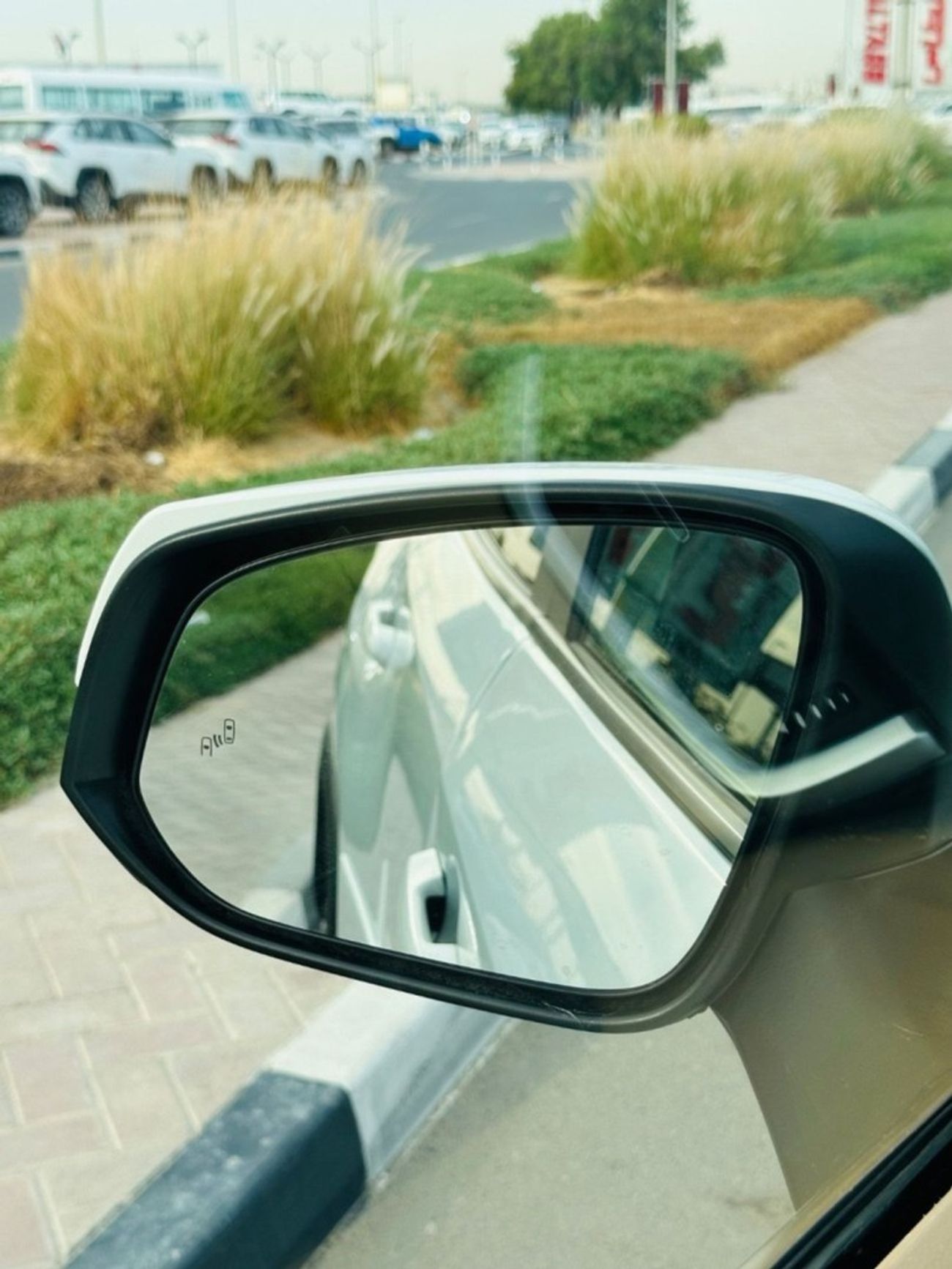 Toyota RAV4 XLE premium, sunroof,leather seats,JBL ,limited rims