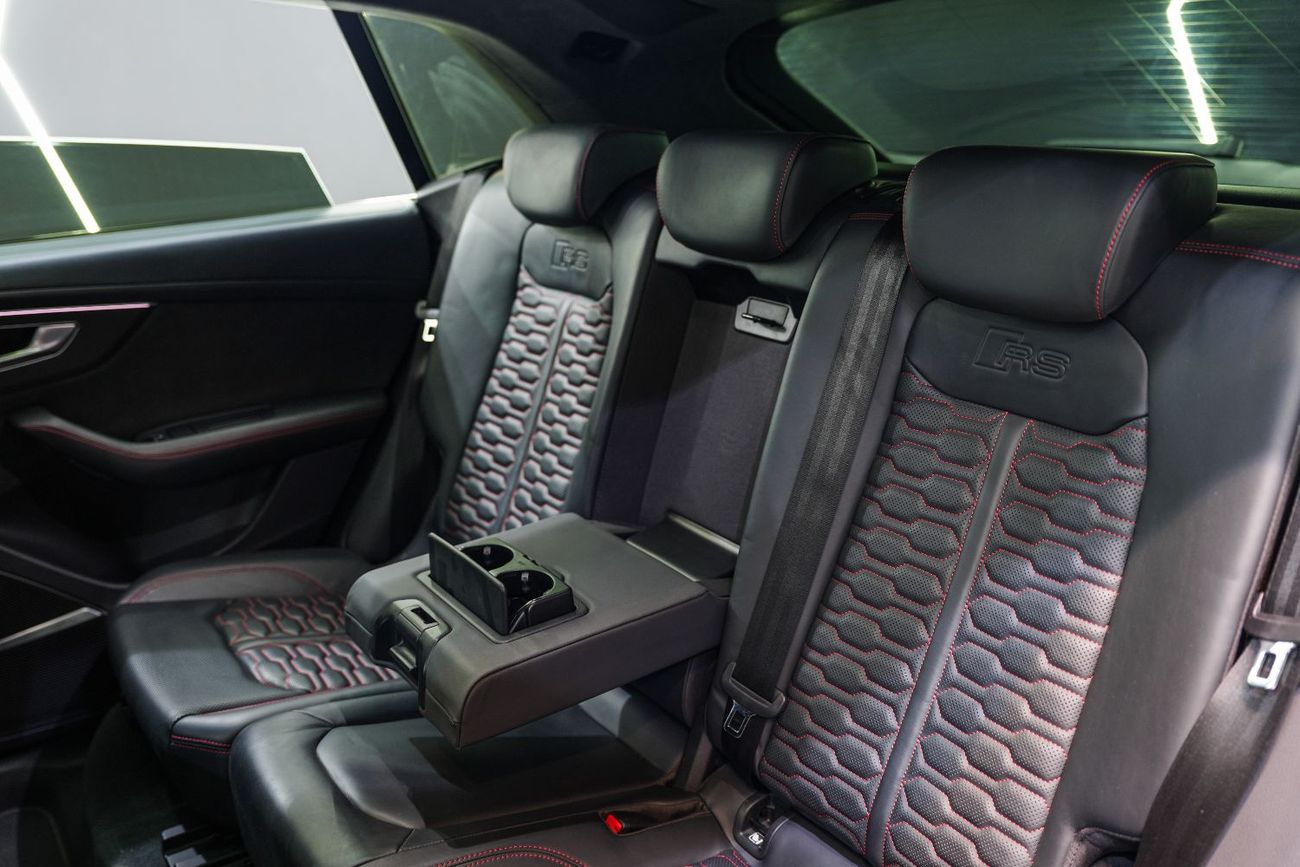 Audi RS Q8 TFSI quattro 4.0L Bang & Olufsen Audio, Carbon Fiber Inetrior, Panoramic Roof, Al Nabooda Service Pa