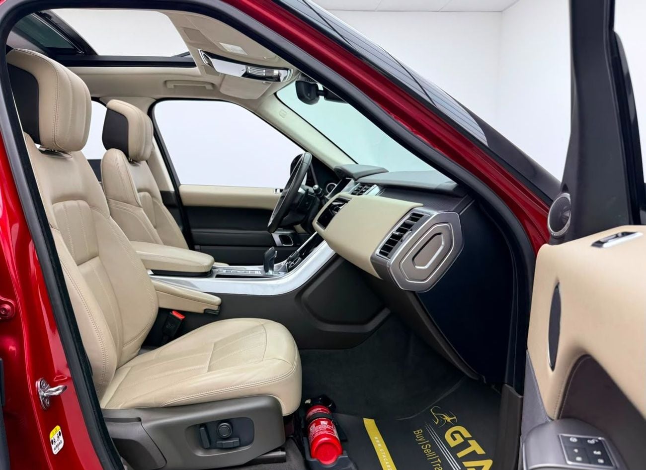 Land Rover Range Rover Sport HSE DYNAMIC 2020 Range Rover Sport HSE, Warranty, Full Service History, Fully Loaded, Excellent Condition, GCC