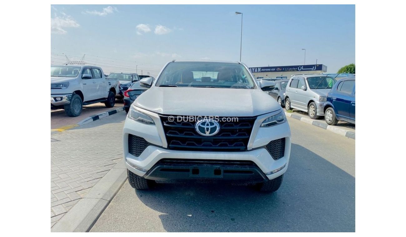 تويوتا فورتونر TOYOTA FORTUNER 2.7 AT MANUAL AC 2023 WHITE