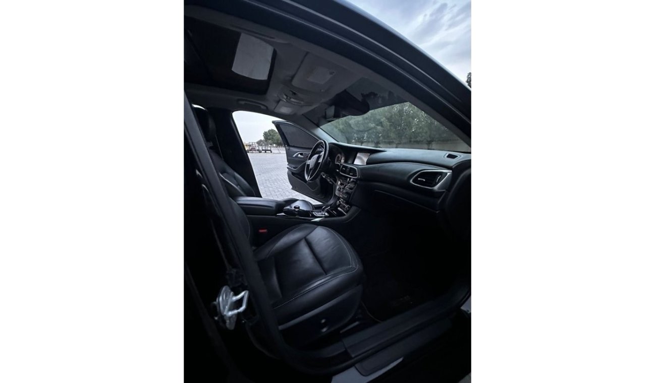 Infiniti Q30 Premium