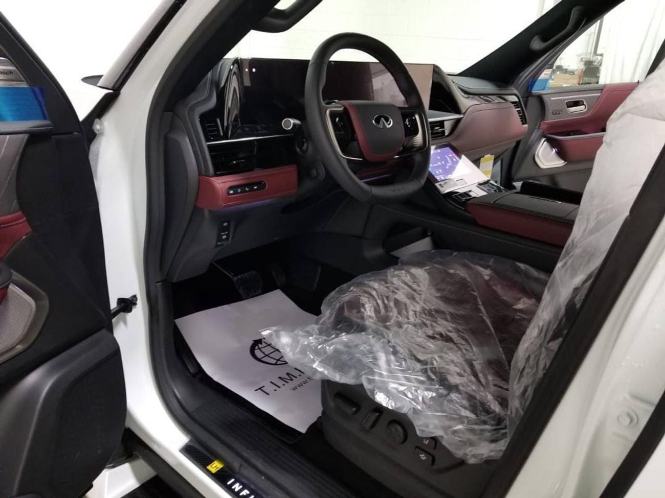 Infiniti QX80 Autograph Captain Chairs 3.5L