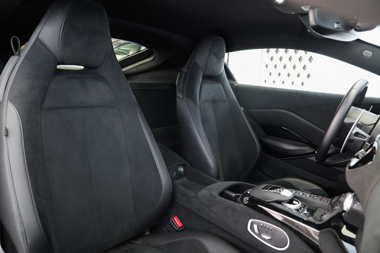 أستون مارتن فانتيج Std 4.0L