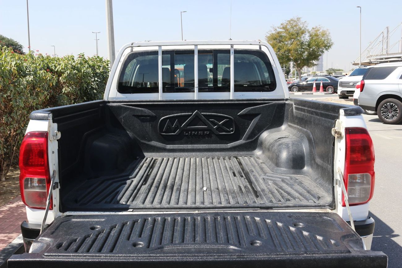 تويوتا هيلوكس DLS 2.4L