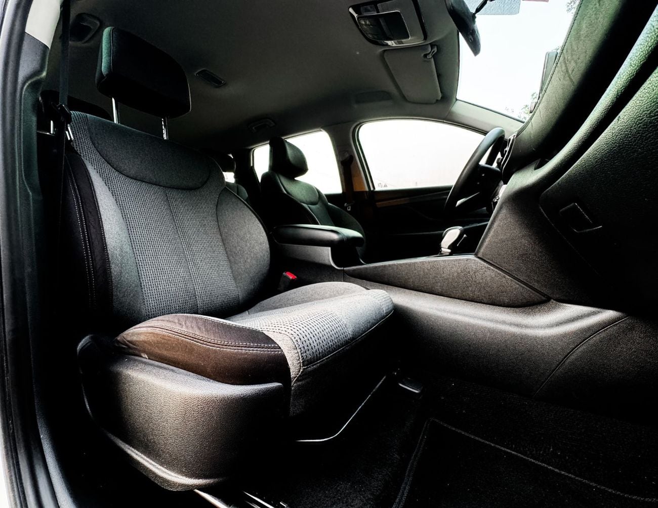 Hyundai Santa Fe SMART Hyundai Santa Fe | 2.5 L | 2023 | GCC | Accident-Free | In Excellent Condition | 1142 P.M