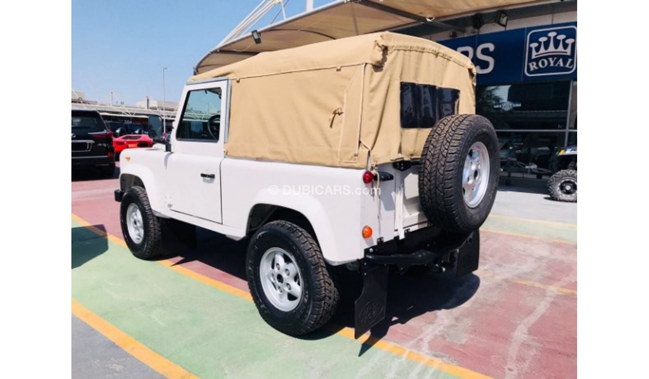 Land Rover Defender 90