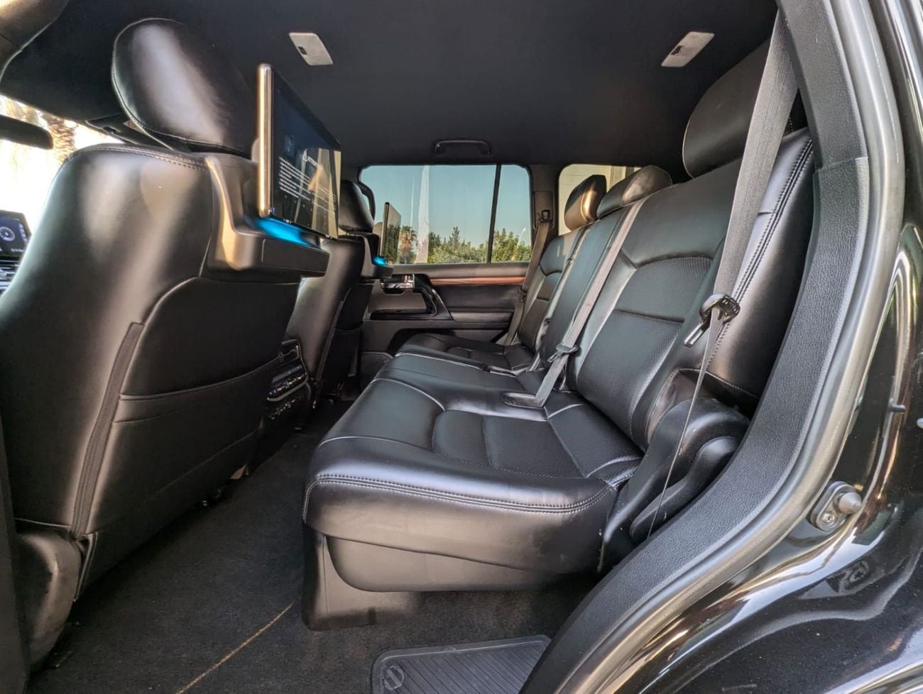 تويوتا لاند كروزر Toyota landcruise 2021Model 4.0L v6 GXR petrol Engine Colour Black push start Transmission Automatic