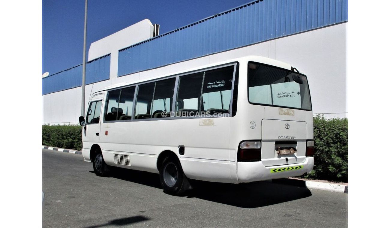 Toyota Coaster TOYOTA COASTER DIESEL 2011 GULF SPACE , ACCIDENT FREE , 25 PASSENGER