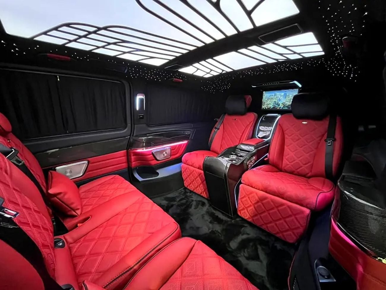 Mercedes-Benz V 300 ARRIVAL MODEL VIP MERCEDES GCC V300 with ADDITIONAL REAR AC - 2 Years Warranty by VLINE