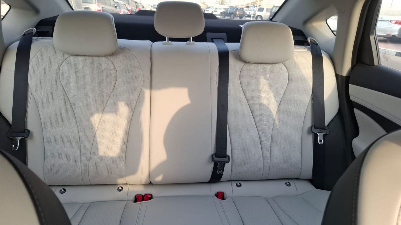 بي واي دي سيل 05 DM-i 2025 BYD SEAL 05 DMI  (Export Price 50000 Aed)