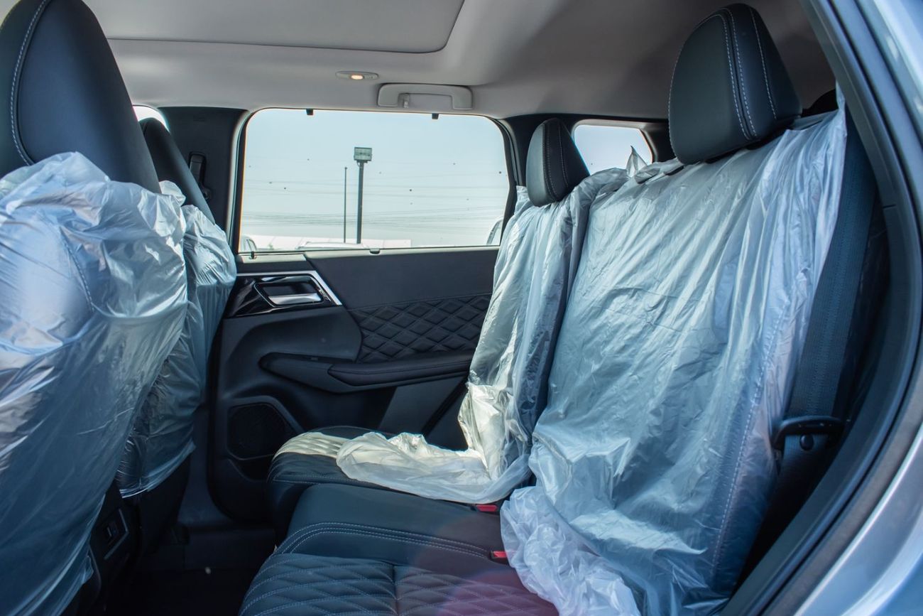 Mitsubishi Outlander Mitsubishi Outlander Brand New Mitsubishi Outlander Medium Line OUTLANDER-ML-24 2.5L Petrol