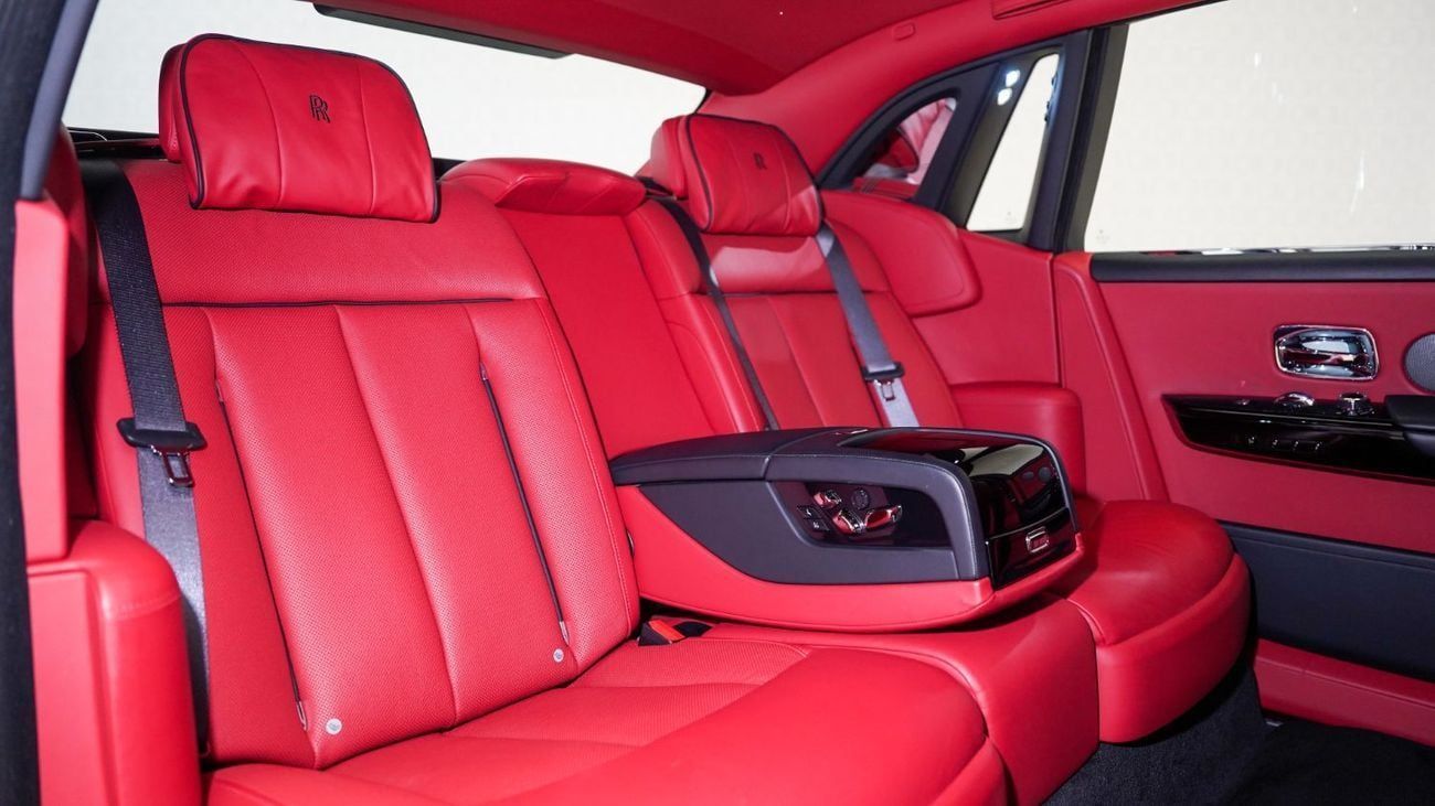 Rolls Royce Phantom UAE's Very Best Example | 2 Years Free Servicing | AED 21305 Per Month
