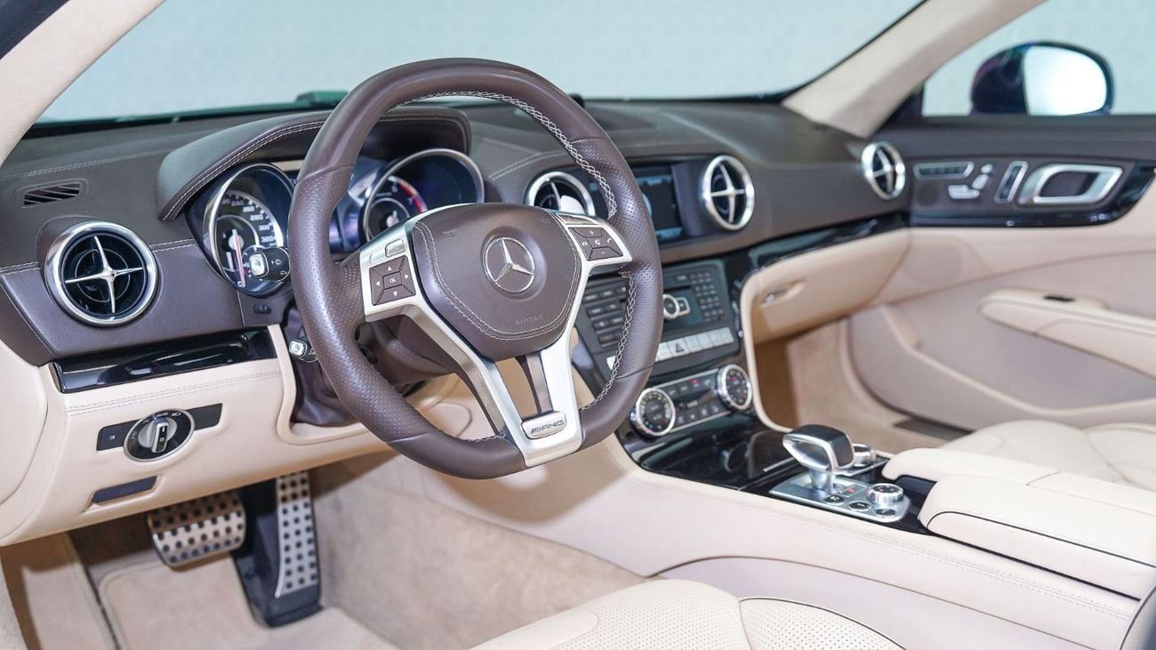 مرسيدس بنز SL 63 AMG Std 5.5L (530 HP)