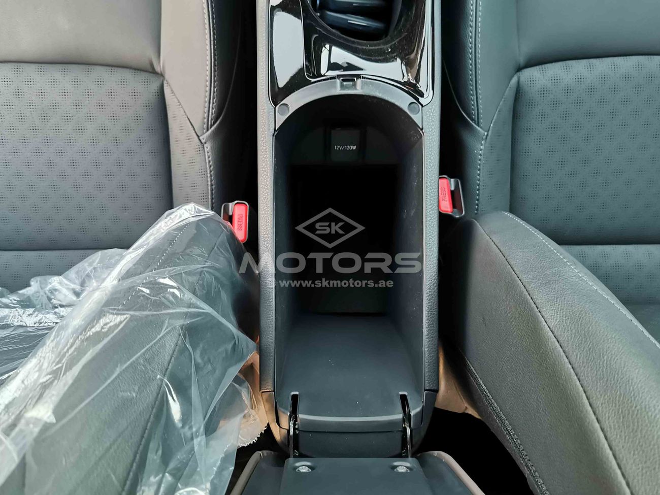 Toyota CHR 1.2L, 17" Alloy Rims, Push Start, LED Head Lights, Fog Lamp, Power Window, CODE - TCHR21