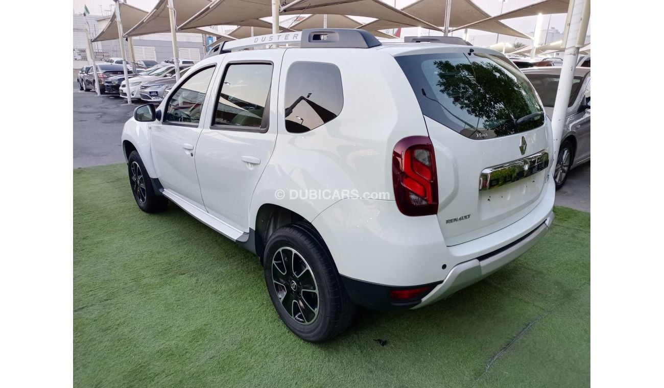 Renault Duster GCC without accidents, 2018 model, rear camera screen, rear spoiler wheels, in excellent condition