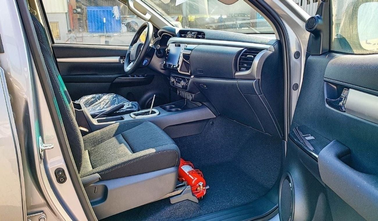 تويوتا هيلوكس Toyota Hilux 2.4L Diesel AT Full Option MY2025_Silver