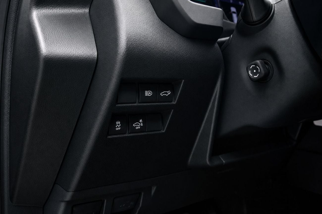 تويوتا لاند كروزر VX 3.3L - Grey Metallic Inside Black | Export Only