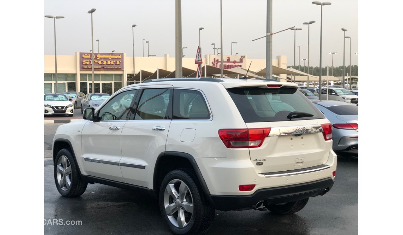 Jeep Grand Cherokee Jeep grand chorque model 2012 GCC car prefect condition full option low mileage panoramic roof leato