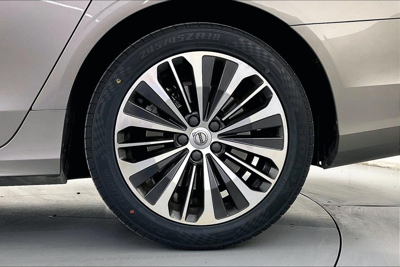 فولفو S90 B5 Momentum | سنة ضمان مجانية | خالية من أضرار الفيضانات