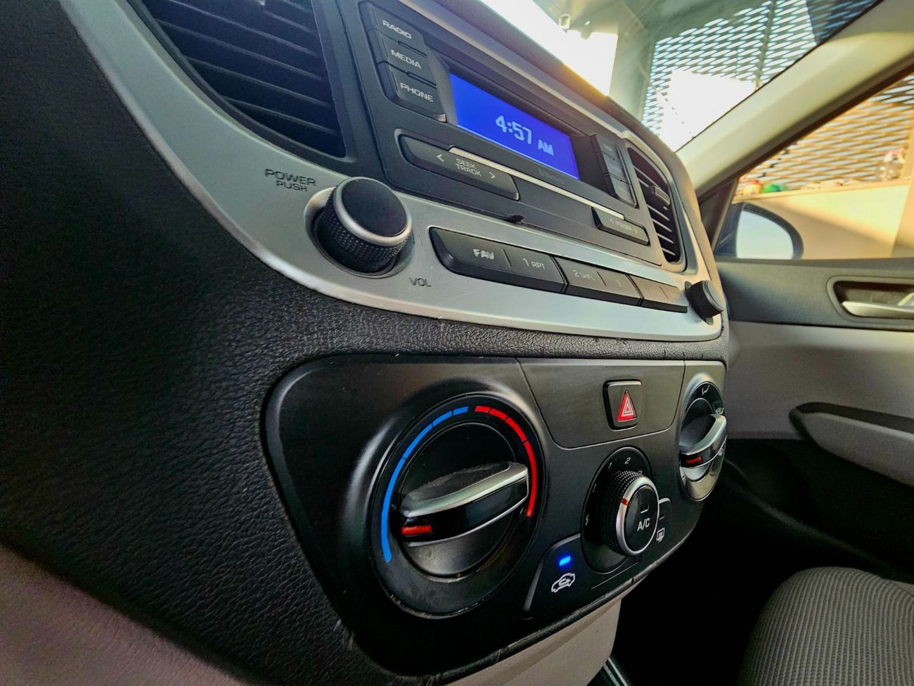 Hyundai Accent / GCC 1.6 V4/ LOW MILEAGE/ SINGLE OWNER