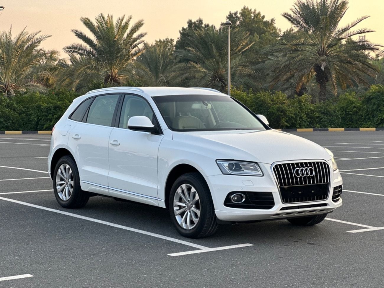 أودي Q5 S-لاين موديل 2014  خليجي حاله ممتازه جدااا من الداخل والخارج