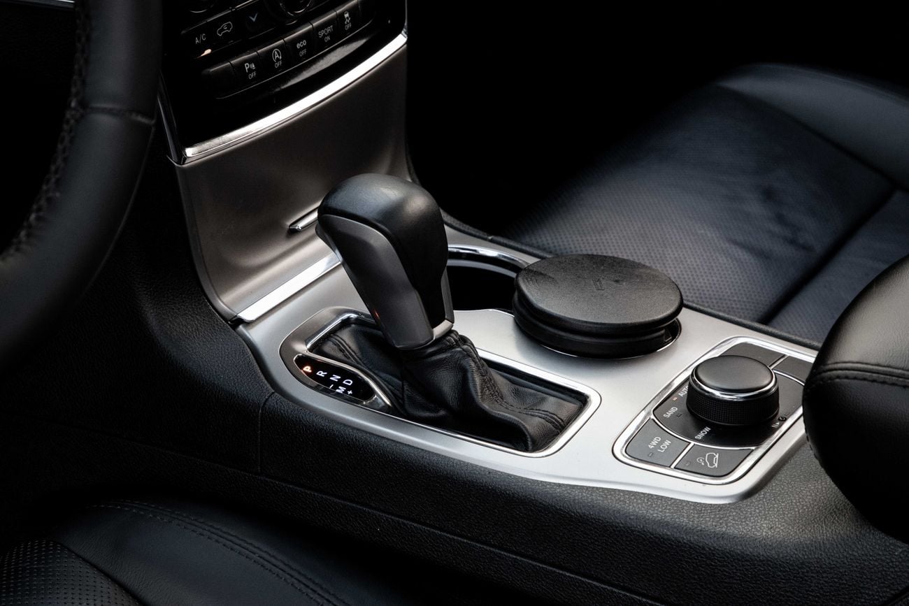 جيب جراند شيروكي Grand Cherokee | 1,567 P.M | 0% Downpayment | Full Jeep Service History | Limited | Under Warranty!