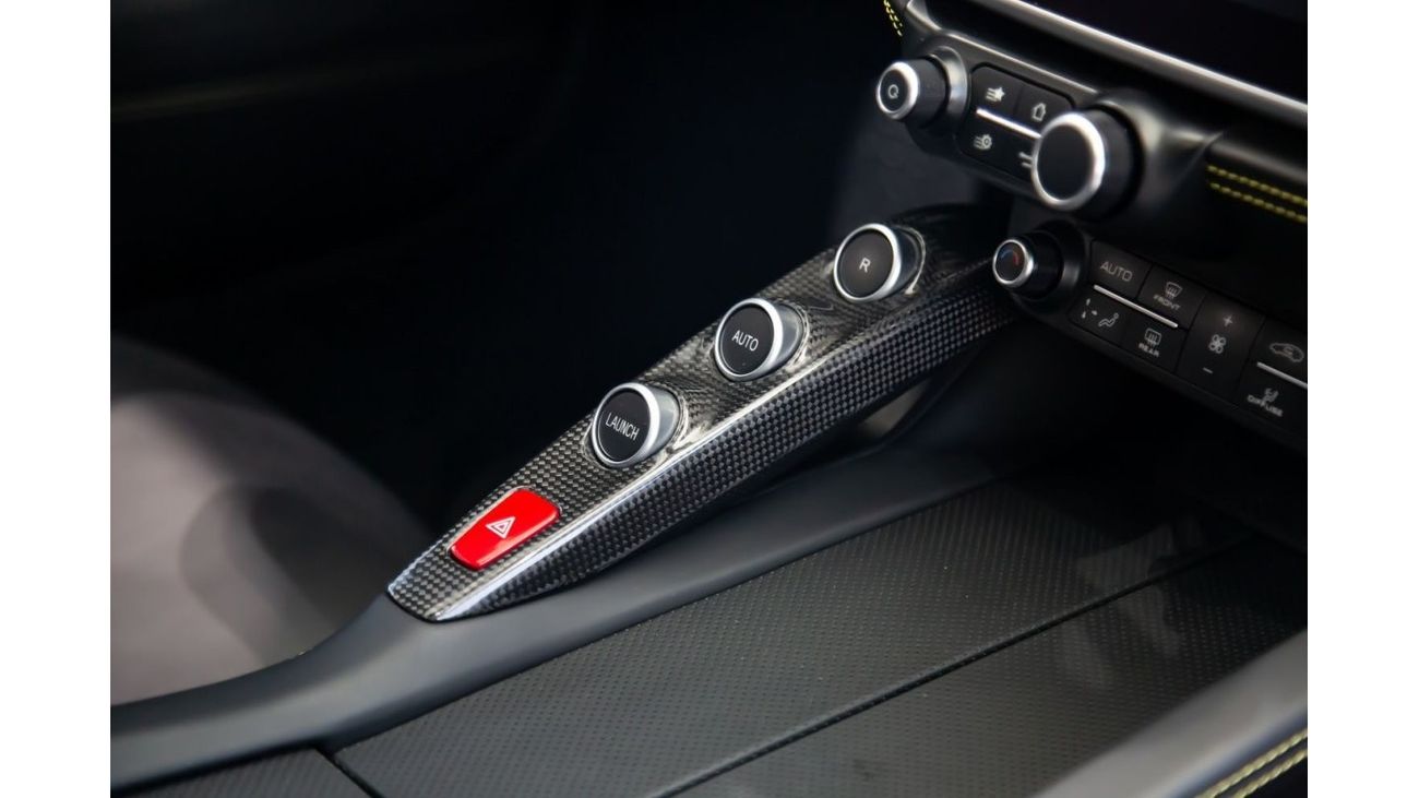 فيراري جي تي سي 4  لوسو Ferrari GTC4LUSSO T V8