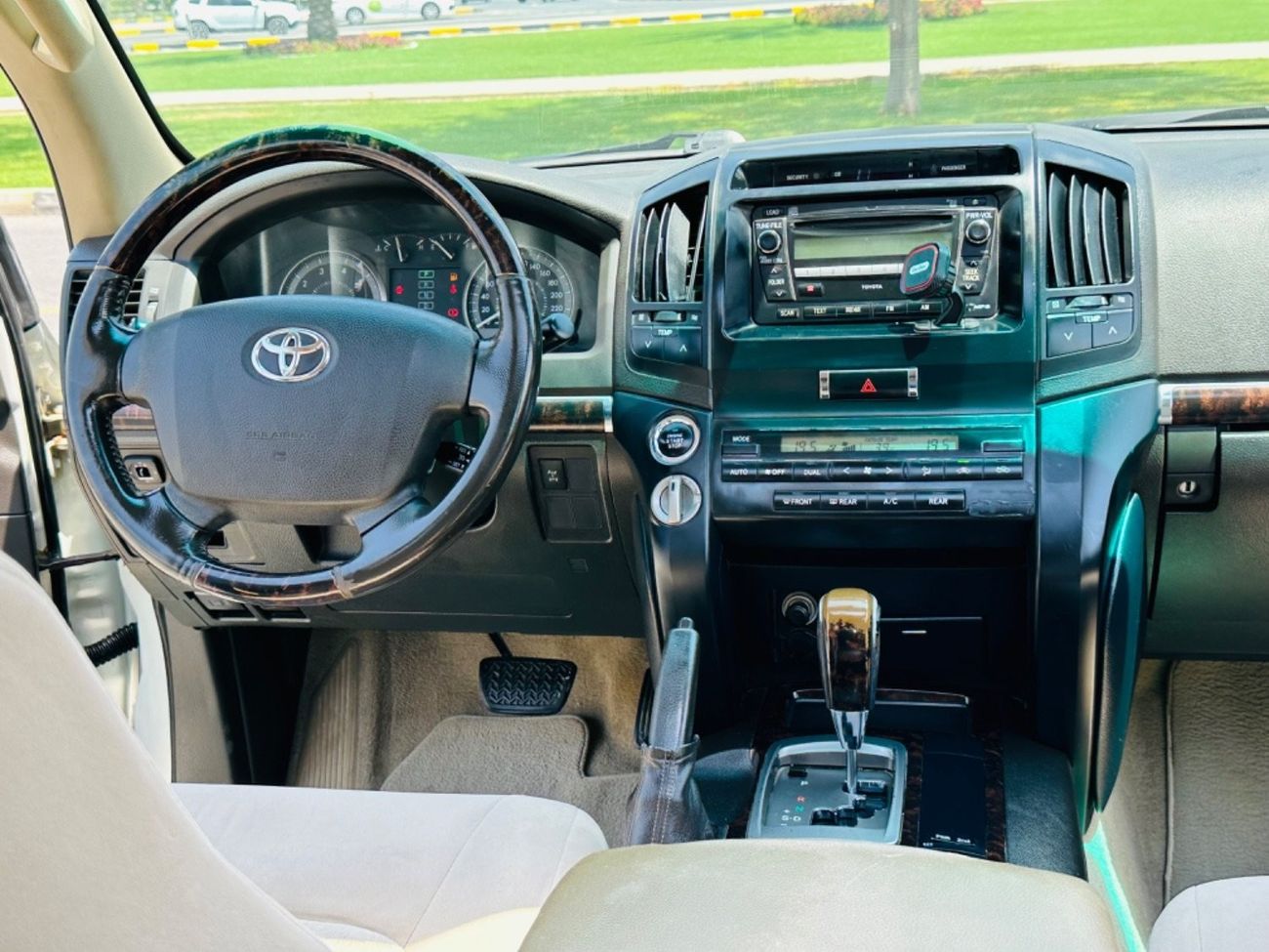 Toyota Land Cruiser TOYOTA LAND CRUSER MODEL 2009 GCC SPACE V6 GXR